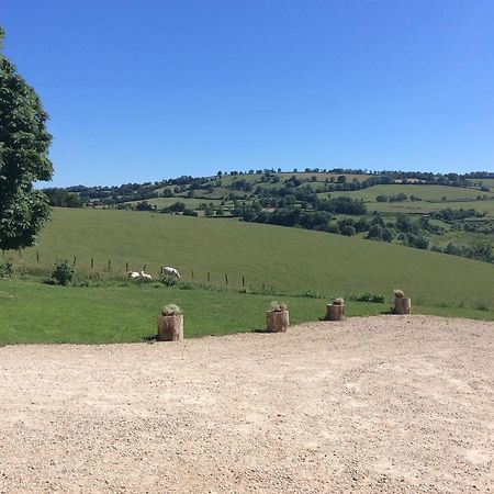 Domaine De Noyer Bed & Breakfast Saint-Christophe-en-Brionnais Exterior photo