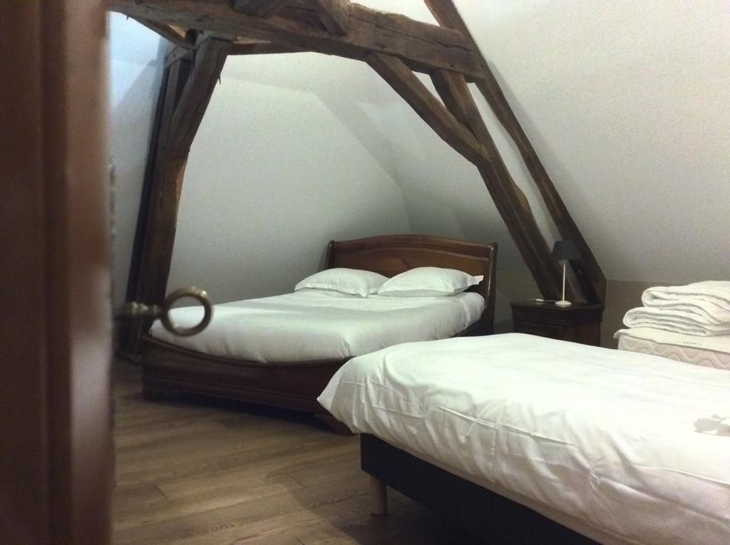 Domaine De Noyer Bed & Breakfast Saint-Christophe-en-Brionnais Room photo