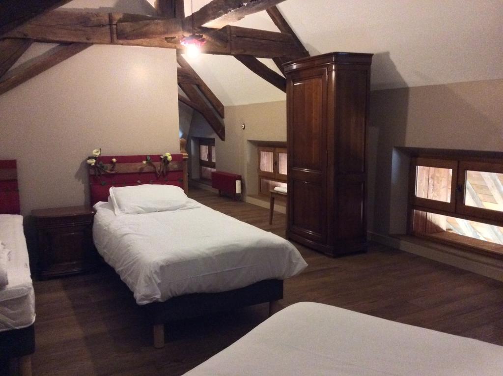 Domaine De Noyer Bed & Breakfast Saint-Christophe-en-Brionnais Room photo